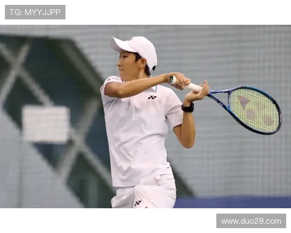 网球世界聚焦：新星崛起，职业巡回赛激战正酣，顶级选手争夺年度冠军