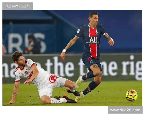 足球专家推荐：深度解析本赛季最佳球员和战术趋势